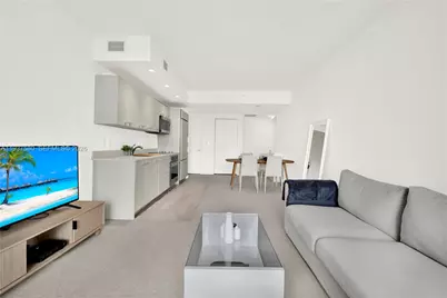 45 SW 9th St #1609, Miami, FL 33130 - Photo 15
