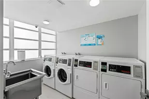 1408 Brickell Bay Dr, Miami, FL 33131 - Photo 19