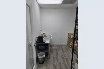 8221 NW 30th Ter, Doral, FL 33198 - Photo 9