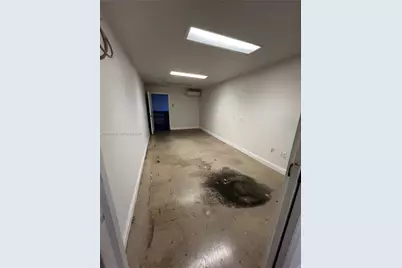 8221 NW 30th Ter, Doral, FL 33198 - Photo 17