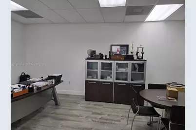 8221 NW 30th Ter, Doral, FL 33198 - Photo 7