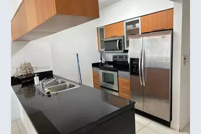 1750 N Bayshore Dr #1812, Miami, FL 33132 - Photo 5
