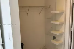 1750 N Bayshore Dr, Miami, FL 33132 - Photo 17