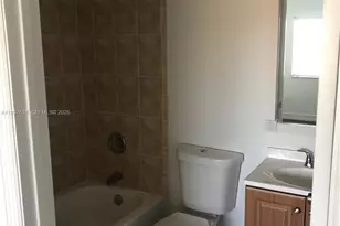 7995 NW 8th St, Miami, FL 33126 - Photo 11