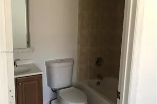 7995 NW 8th St, Miami, FL 33126 - Photo 9