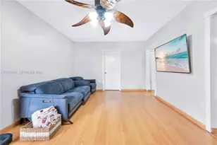 5015 E Palm Ct, Hialeah, FL 33013 - Photo 7