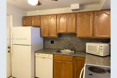 2322 S Cypress Bend Dr #711, Pompano Beach, FL 33069 - Photo 5