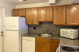 2322 S Cypress Bend Dr, Pompano Beach, FL 33069 - Photo 5