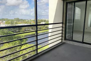 2322 S Cypress Bend Dr, Pompano Beach, FL 33069 - Photo 23