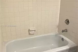 2322 S Cypress Bend Dr, Pompano Beach, FL 33069 - Photo 15