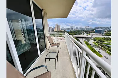 19501 W Country Club Dr #1408, Aventura, FL 33180 - Photo 1