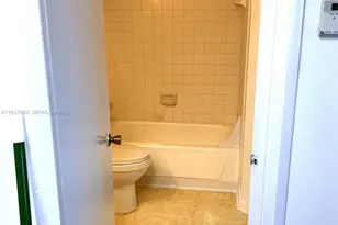 17500 NW 67th Ct, Hialeah, FL 33015 - Photo 13