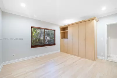 1375 N Biscayne Point Rd, Miami Beach, FL 33141 - Photo 17