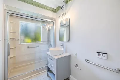 1375 N Biscayne Point Rd, Miami Beach, FL 33141 - Photo 19