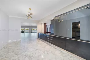 1375 N Biscayne Point Rd, Miami Beach, FL 33141 - Photo 11