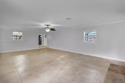 812 Holly Ln, Plantation, FL 33317 - Photo 17