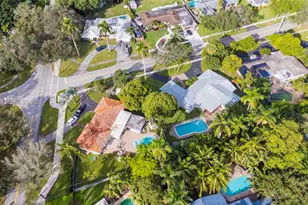 812 Holly Ln, Plantation, FL 33317 - Photo 57