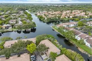 2394 NW 97th Way, Pembroke Pines, FL 33024 - Photo 5