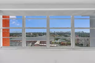 1351 NE Miami Gardens Dr, Miami, FL 33179 - Photo 29