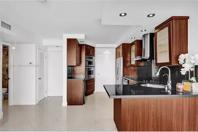 1351 NE Miami Gardens Dr #PHE4, Miami, FL 33179 - Photo 1