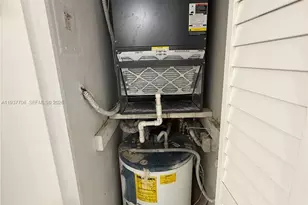 6995 NW 186th St, Hialeah, FL 33015 - Photo 7