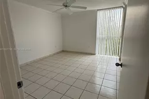 6995 NW 186th St, Hialeah, FL 33015 - Photo 11