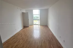 13499 Biscayne Blvd, North Miami, FL 33181 - Photo 9