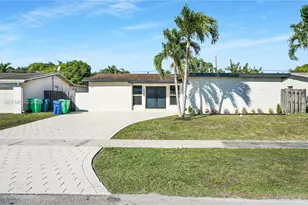 8651 NW 24th St, Sunrise, FL 33322 - Photo 31