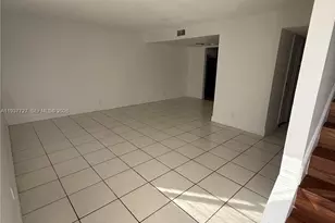 5817 Blueberry Ct, Lauderhill, FL 33313 - Photo 5