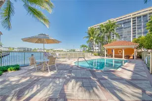 2067 S Ocean Dr, Hallandale Beach, FL 33009 - Photo 25