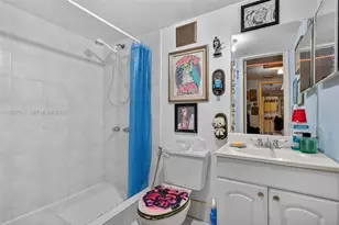 8260 NW 191st Ln, Hialeah, FL 33015 - Photo 17