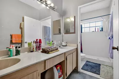 8260 NW 191st Ln #14L, Hialeah, FL 33015 - Photo 27