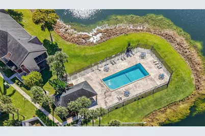 8260 NW 191st Ln #14L, Hialeah, FL 33015 - Photo 41