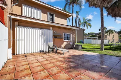 8260 NW 191st Ln #14L, Hialeah, FL 33015 - Photo 31