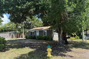1299 NE 40th Ct, Oakland Park, FL 33334 - Photo 9
