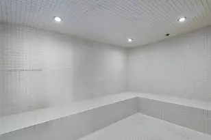 92 SW 3rd St, Miami, FL 33130 - Photo 15