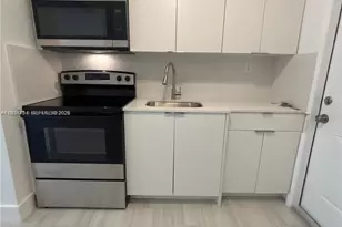 671 SW 7th St, Miami, FL 33130 - Photo 1