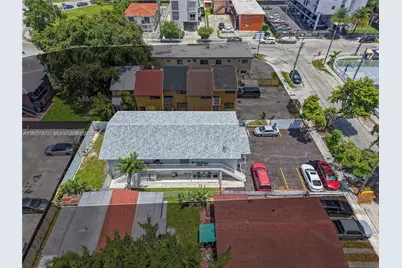 1621 NW 16th St, Miami, FL 33125 - Photo 13