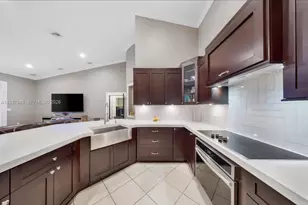 3190 SW 133rd Pl, Miami, FL 33175 - Photo 9