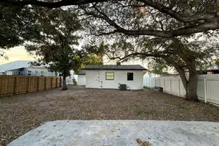 854 NW 76th St, Miami, FL 33150 - Photo 15