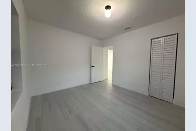 854 NW 76th St, Miami, FL 33150 - Photo 17