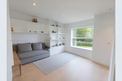 854 NW 76th St, Miami, FL 33150 - Photo 13