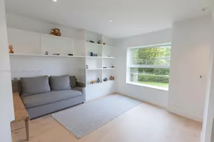 854 NW 76th St, Miami, FL 33150 - Photo 13