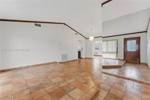 8510 NW 8th St, Pembroke Pines, FL 33024 - Photo 5