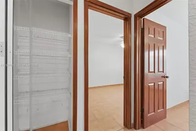 8510 NW 8th St, Pembroke Pines, FL 33024 - Photo 21