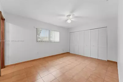 8510 NW 8th St, Pembroke Pines, FL 33024 - Photo 17