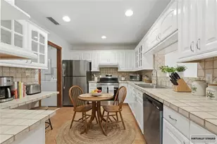 8510 NW 8th St, Pembroke Pines, FL 33024 - Photo 7