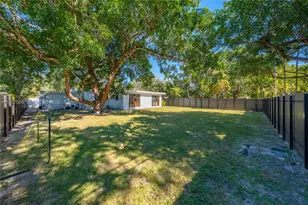 638 NE 141st St, North Miami, FL 33161 - Photo 21