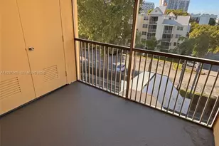 8205 Lake Dr, Doral, FL 33166 - Photo 13