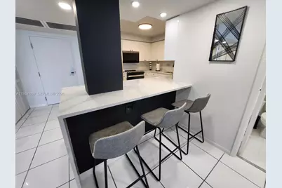 2301 Collins Av #1026, Miami Beach, FL 33139 - Photo 9